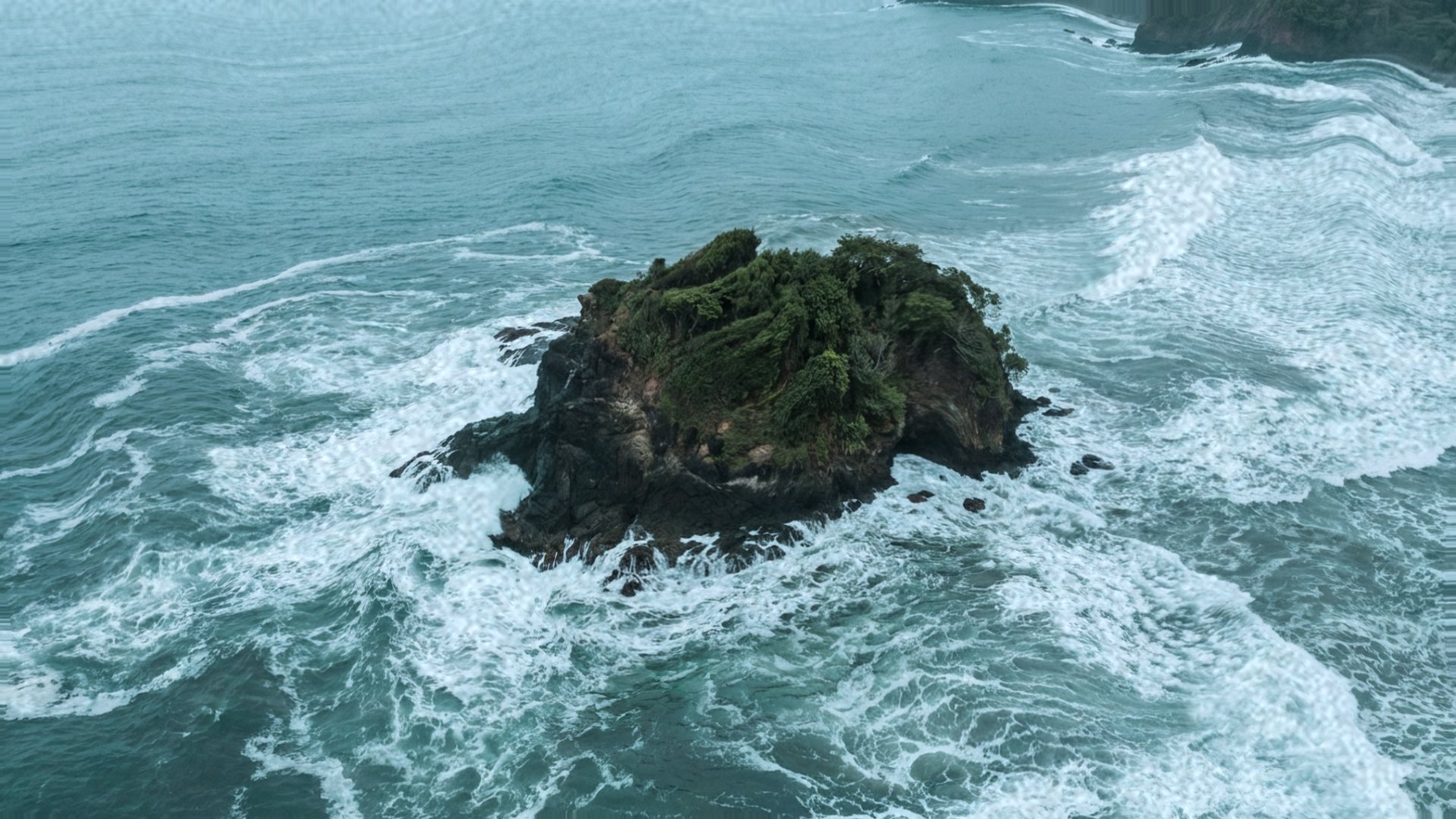 Waves breaking on the Pacific coast of Costa Rica