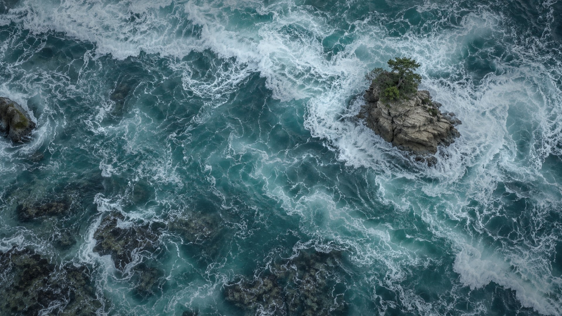 Waves breaking on the Pacific coast of Costa Rica